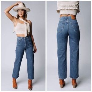 Levi’s Ribcage Straight Jeans